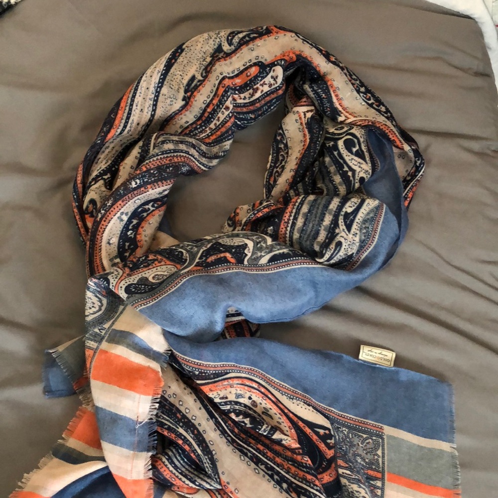 Scarf - Picture 2 of 4